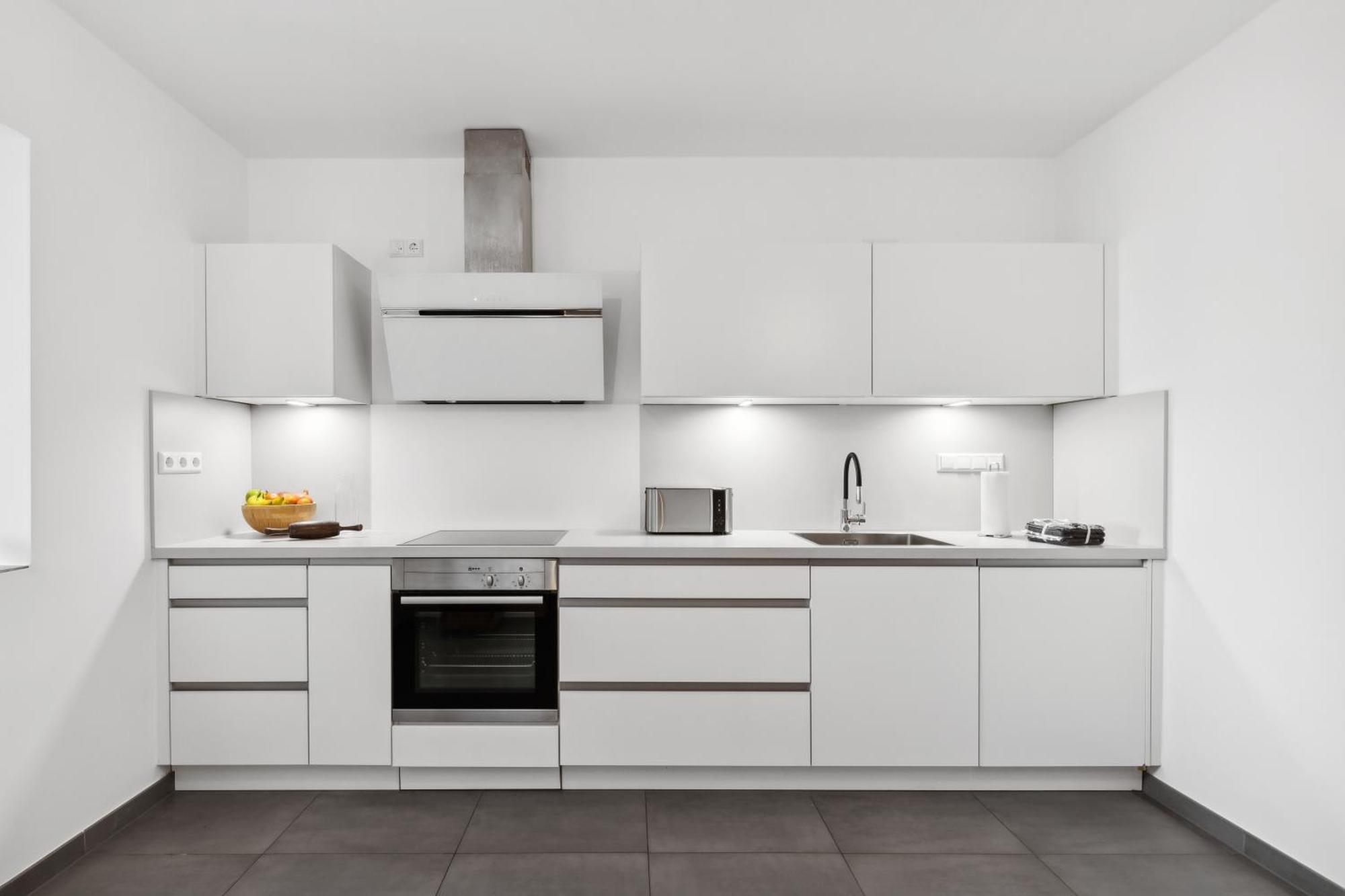 Modern Living - Basf - Ma - Pfalz - 1 Gym 2 Working Spaces