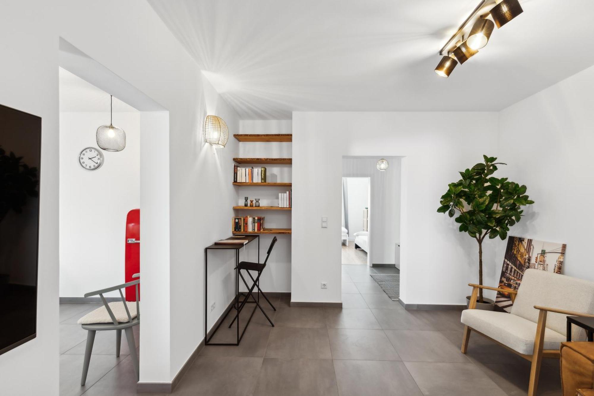 Modern Living - Basf - Ma - Pfalz - 1 Gym 2 Working Spaces