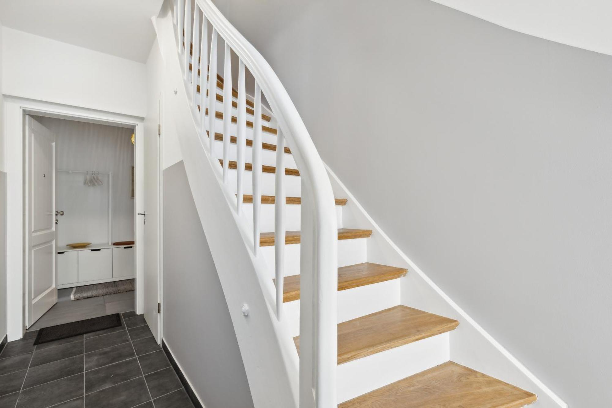Modern Living - Basf - Ma - Pfalz - 1 Gym 2 Working Spaces Apartment